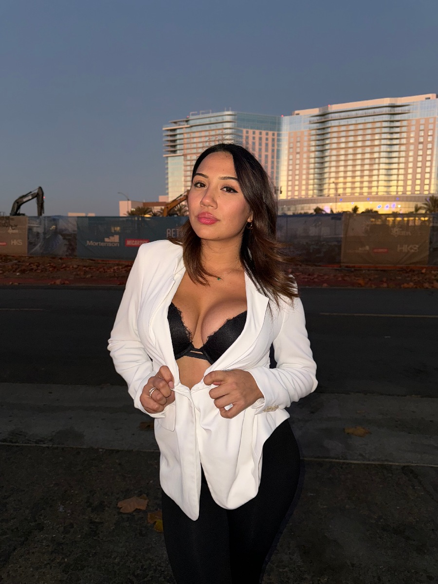 Take a pause and enjoy Ali Cruz — streaming from Quezon City